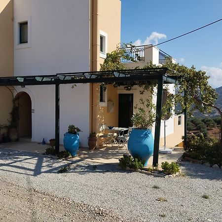 Το Σπίτι Που Σε Ταξιδεύει Villa อาเยียกาลินี ภายนอก รูปภาพ