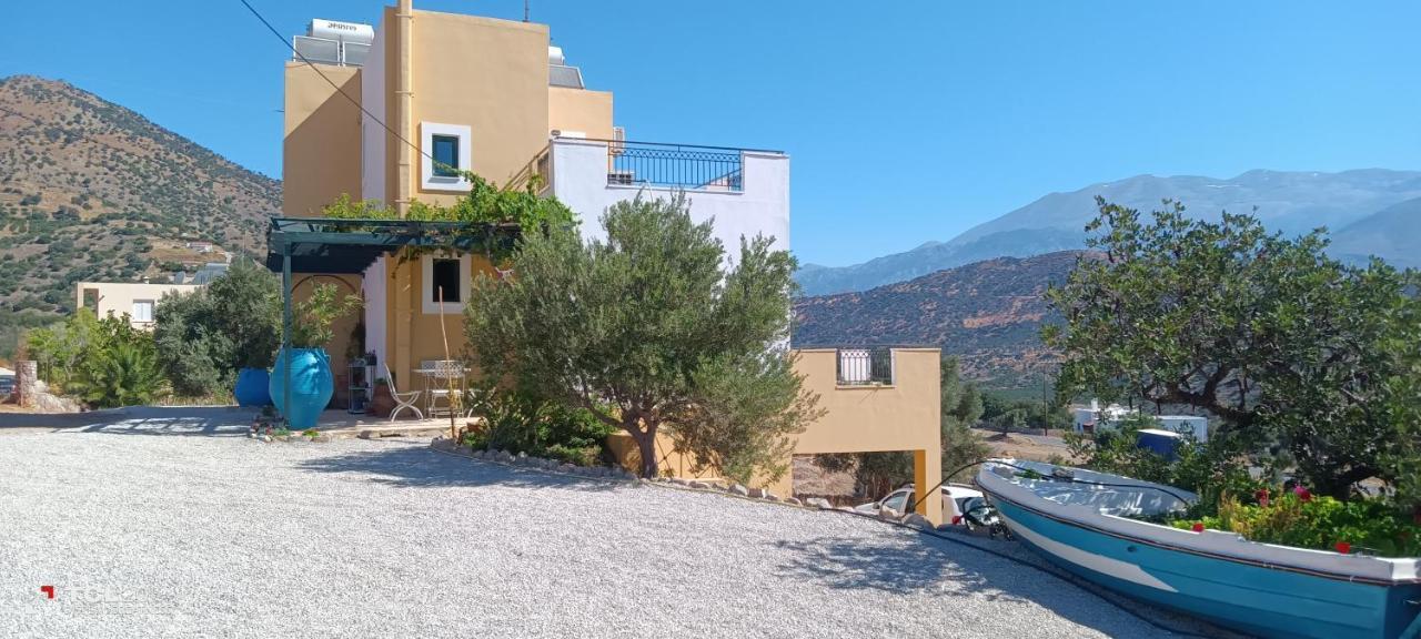 Το Σπίτι Που Σε Ταξιδεύει Villa อาเยียกาลินี ภายนอก รูปภาพ