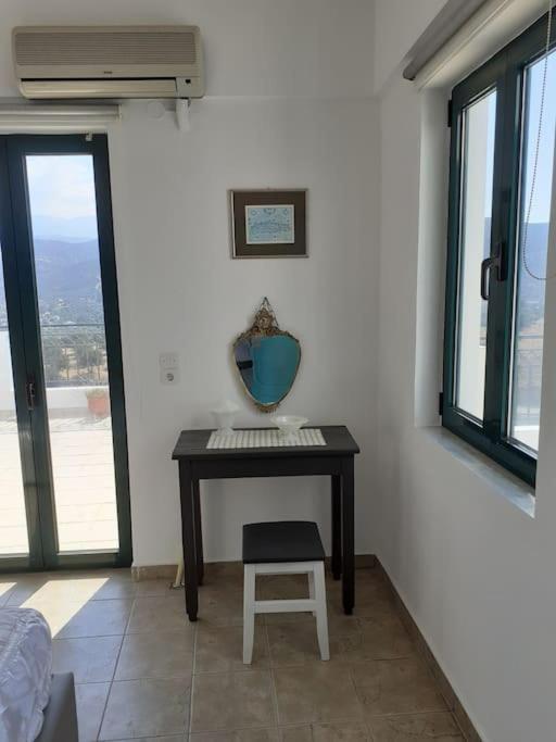 Το Σπίτι Που Σε Ταξιδεύει Villa อาเยียกาลินี ภายนอก รูปภาพ