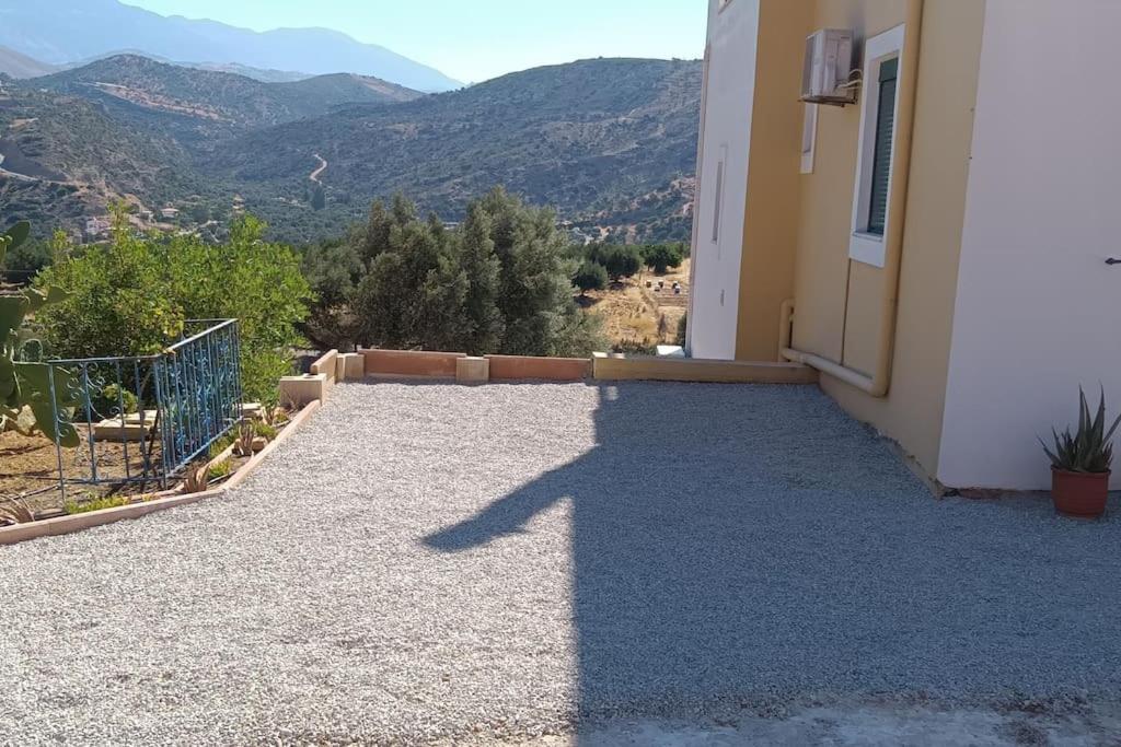 Το Σπίτι Που Σε Ταξιδεύει Villa อาเยียกาลินี ภายนอก รูปภาพ