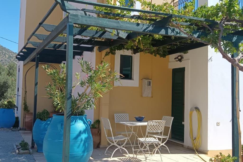 Το Σπίτι Που Σε Ταξιδεύει Villa อาเยียกาลินี ภายนอก รูปภาพ
