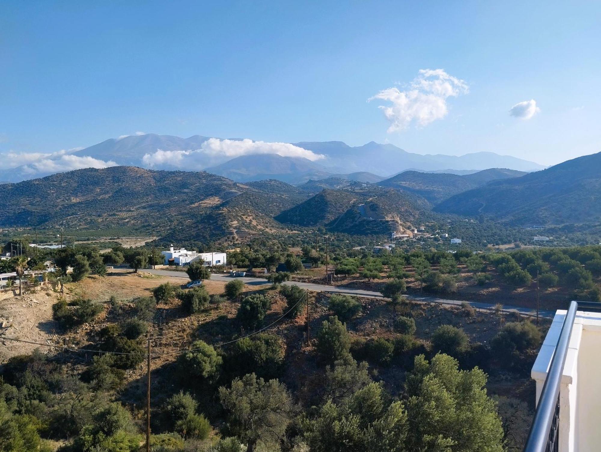 Το Σπίτι Που Σε Ταξιδεύει Villa อาเยียกาลินี ภายนอก รูปภาพ